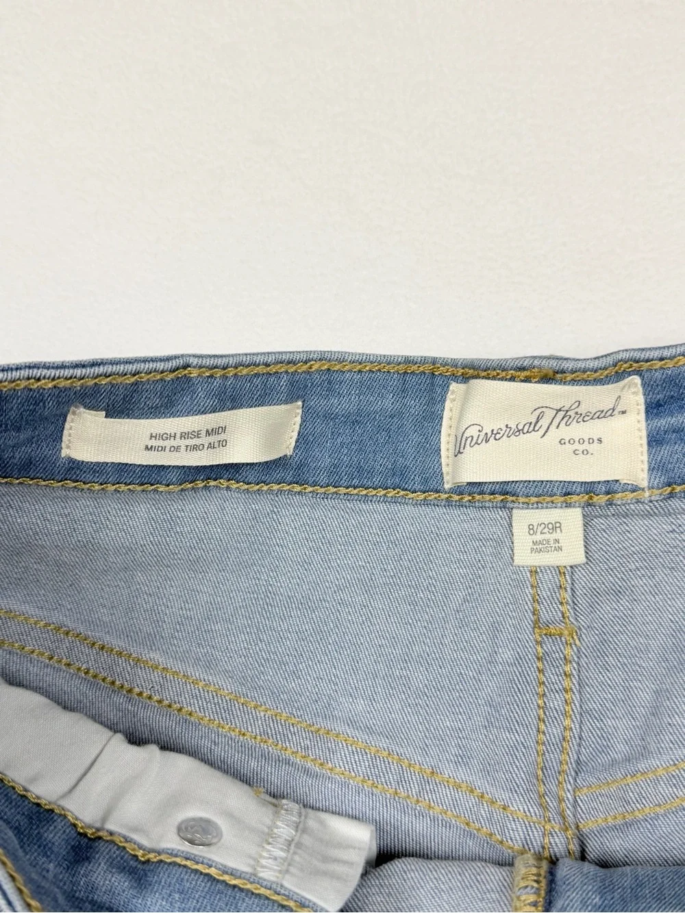 NWT Universal Thread High-Rise Midi Denim Shorts - Size 8/29